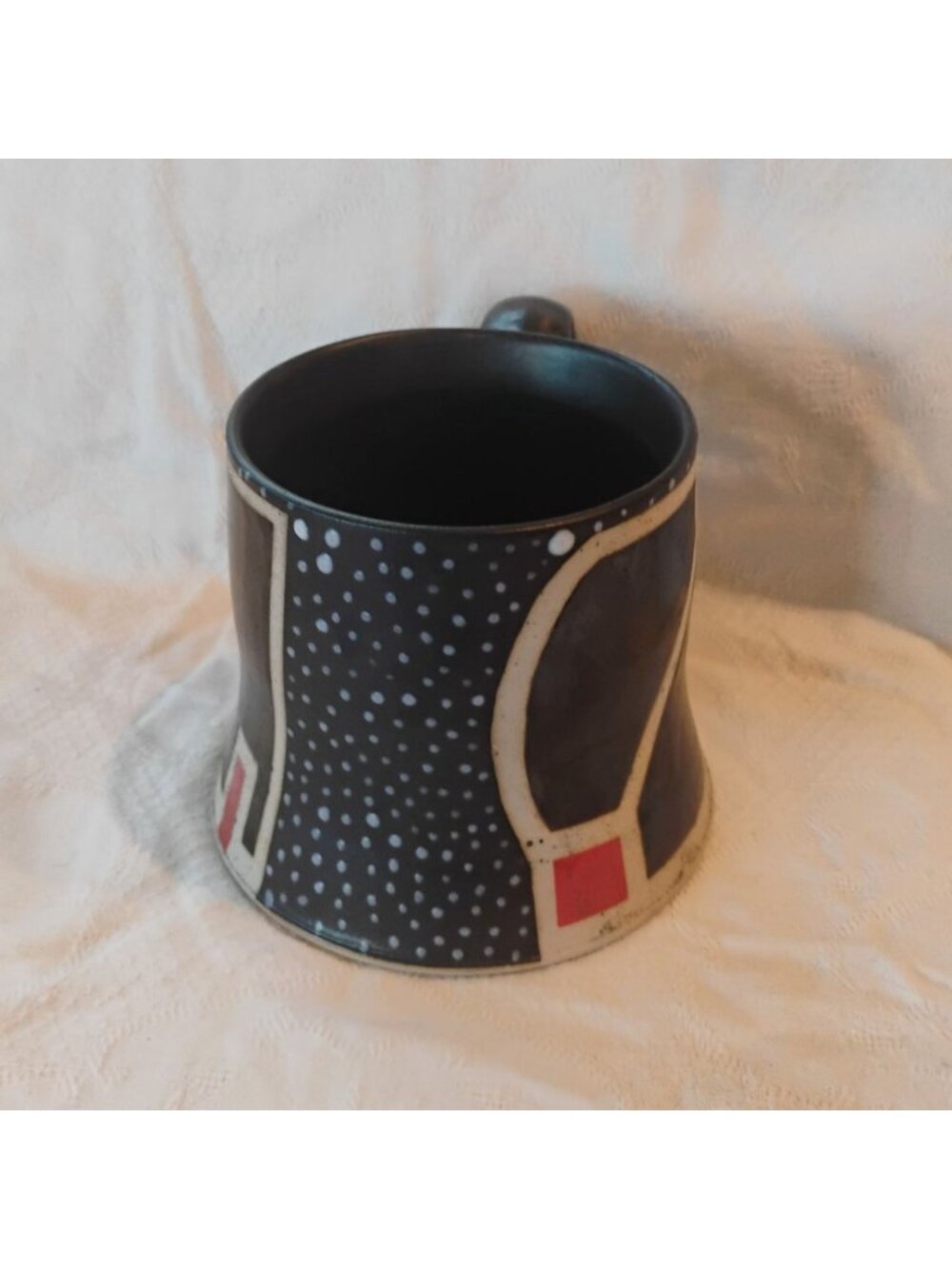 Handmade Black White Red Speckled Geometric Wide Bottom Mug 14 oz Artisan Signed - Picture 3 of 9